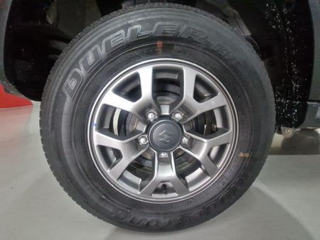 2023-Suzuki-Jimny-15-GLX-AllGrip-5-Door_12