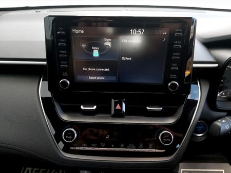 2022-Toyota-Corolla-Cross-18-XS-Hybrid_14