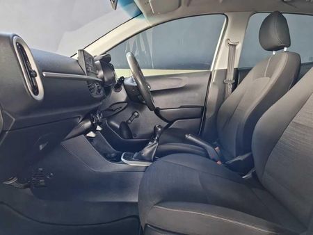 2022-Kia-Picanto-10-Runner-Panel-Van_10