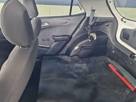 2022-Kia-Picanto-10-Runner-Panel-Van_15