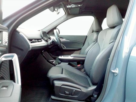 2023-BMW-X1-xDrive30e-M-Sport_11
