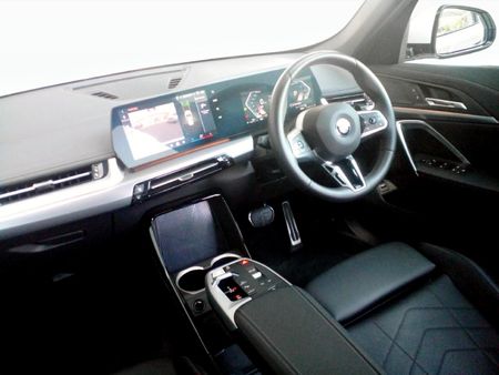 2023-BMW-X1-xDrive30e-M-Sport_10