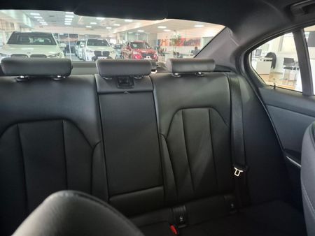 2024-BMW-3-Series-320i-M-Sport-Auto_39