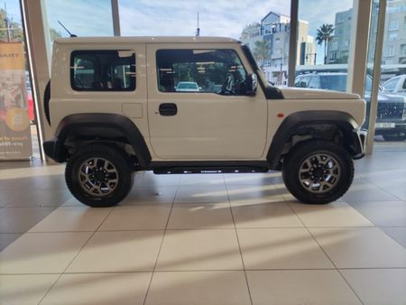 2023-Suzuki-Jimny-15-GLX-Auto_2
