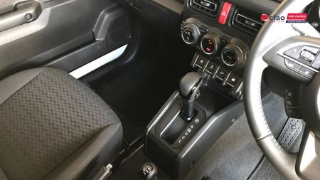 2023-Suzuki-Jimny-15-GLX-Auto_11
