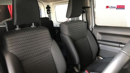2023-Suzuki-Jimny-15-GLX-Auto_17