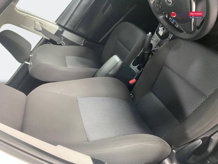 2026-Toyota-Corolla-Quest-18-Auto_12