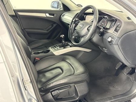 2015-Audi-A4-18-T-SE_9