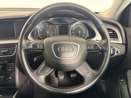 2015-Audi-A4-18-T-SE_11