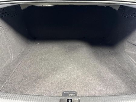 2015-Audi-A4-18-T-SE_13