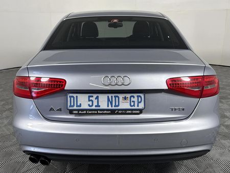 2015-Audi-A4-18-T-SE_17