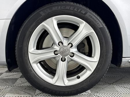 2015-Audi-A4-18-T-SE_4