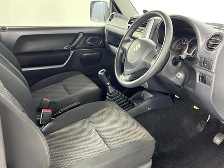 2017-Suzuki-Jimny-13_9