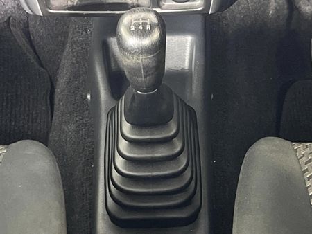 2017-Suzuki-Jimny-13_10