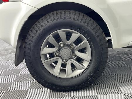 2017-Suzuki-Jimny-13_16