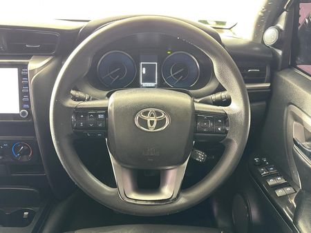 2021-Toyota-Fortuner-24-GD-6-Raised-Body-Auto_12