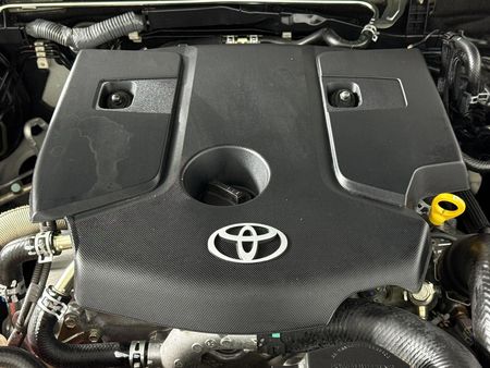 2021-Toyota-Fortuner-24-GD-6-Raised-Body-Auto_13