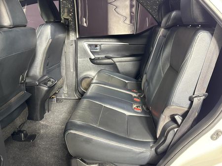 2021-Toyota-Fortuner-24-GD-6-Raised-Body-Auto_3