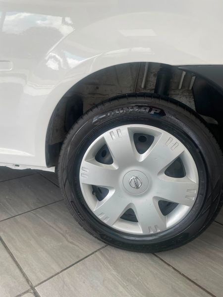 2021-Nissan-NP200-16_5