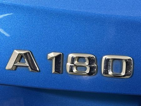 2013-Mercedes-Benz-A-Class-A-180-CDI-BE-Auto_10