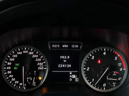 2013-Mercedes-Benz-A-Class-A-180-CDI-BE-Auto_2