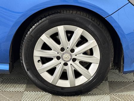 2013-Mercedes-Benz-A-Class-A-180-CDI-BE-Auto_4