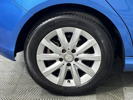 2013-Mercedes-Benz-A-Class-A-180-CDI-BE-Auto_6