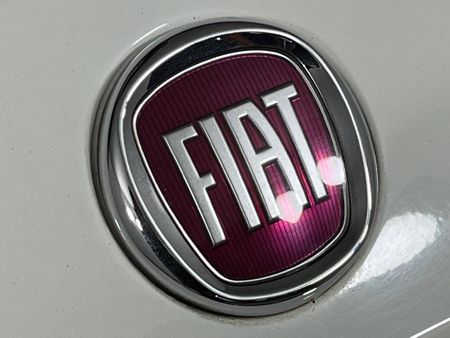 2016-Fiat-500-12_10