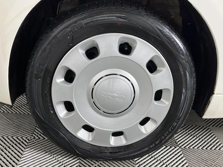 2016-Fiat-500-12_3