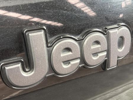 2015-Jeep-Cherokee-32-Trailhawk-Auto_11