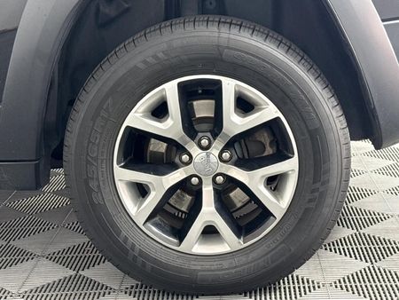 2015-Jeep-Cherokee-32-Trailhawk-Auto_6