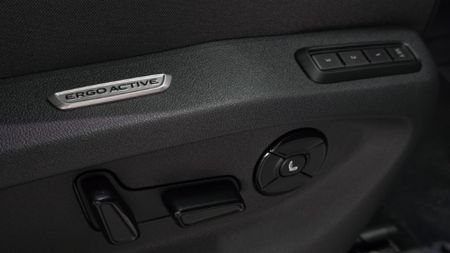 2026-Volkswagen-Tiguan-14TSI-R-Line_12