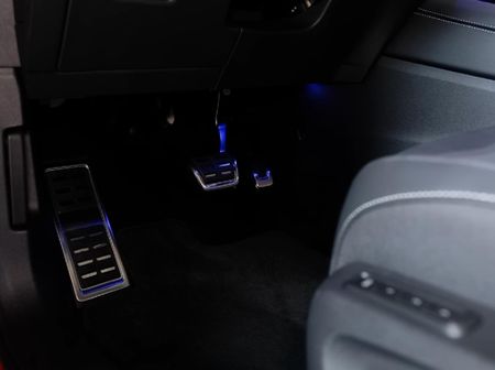 2026-Volkswagen-Tiguan-14TSI-R-Line_16