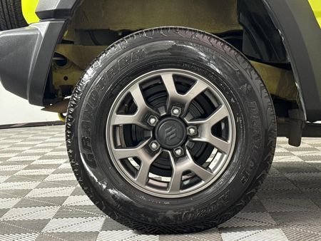 2025-Suzuki-Jimny-15-GLX-Auto_16