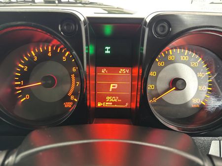 2025-Suzuki-Jimny-15-GLX-Auto_6