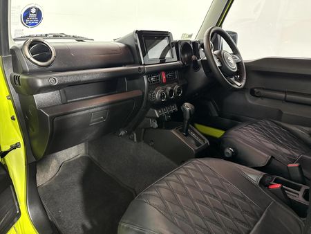 2025-Suzuki-Jimny-15-GLX-Auto_7