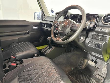 2025-Suzuki-Jimny-15-GLX-Auto_8