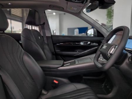 2026-Geely-E5-EM-i-Apex-Phev_9