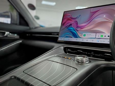2026-Geely-E5-EM-i-Apex-Phev_10