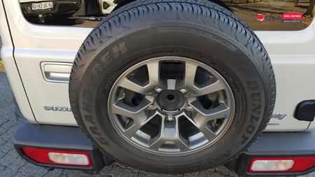 2024-Suzuki-Jimny-15-GLX-AllGrip-5-Door-Auto_10
