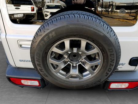 2024-Suzuki-Jimny-15-GLX-AllGrip-5-Door-Auto_31