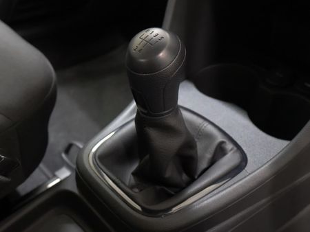 2026-Volkswagen-Polo-Vivo-14_24