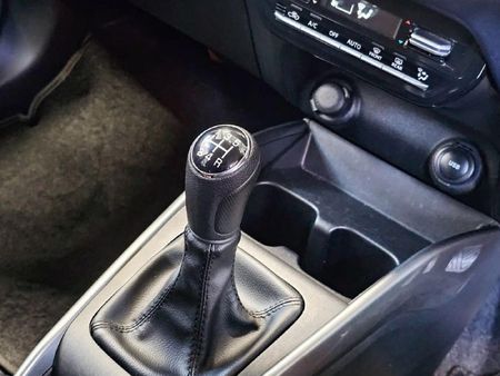2024-Suzuki-Baleno-15-GLX_11