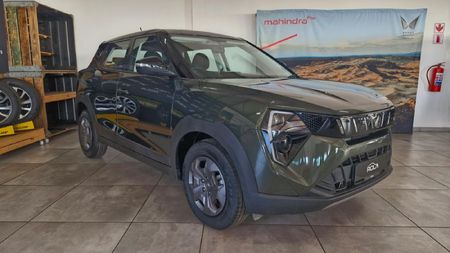 2026-Mahindra-XUV-3XO-12T-MX2-Auto_0