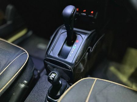 2024-Suzuki-Jimny-15-GLX-Auto_12