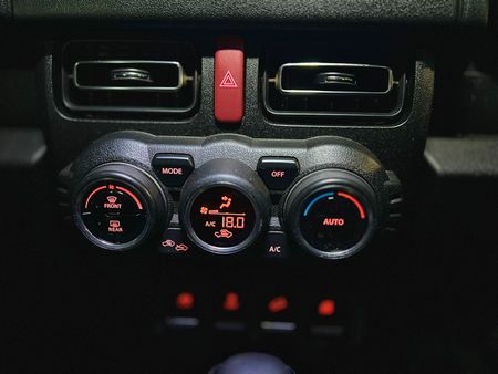 2024-Suzuki-Jimny-15-GLX-Auto_13