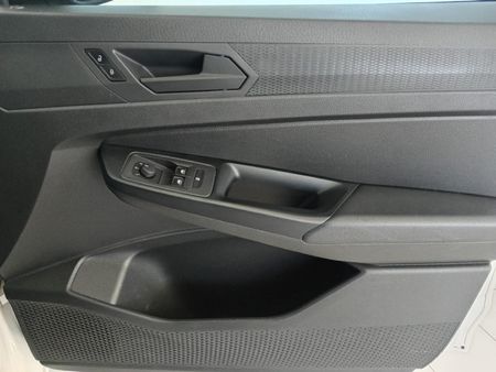 2023-Volkswagen-Caddy-Maxi-Kombi-20-TDI_12