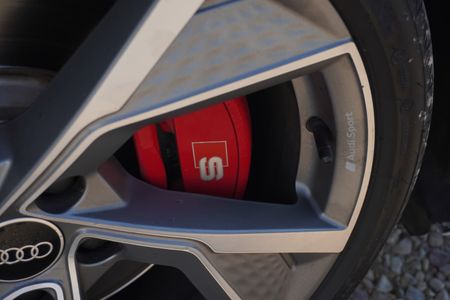 2022-Audi-S3-20-TFSI-Quattro-S-Tronic_10