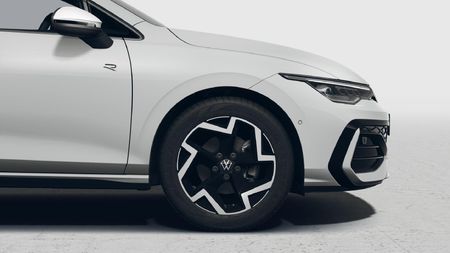 2026-Volkswagen-Golf-14-TSI-R-Line-Auto-110kw_7