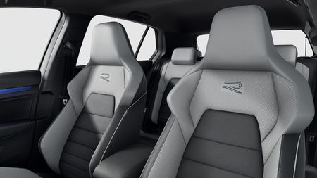 2026-Volkswagen-Golf-14-TSI-R-Line-Auto-110kw_9